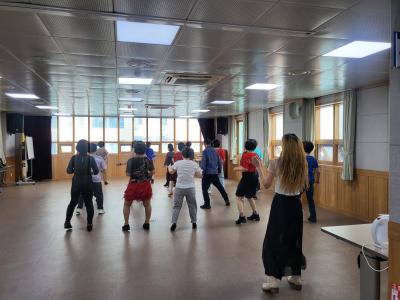 [중앙동] 주민자치  프로그램 라인댄스 수업(5월)썸네일