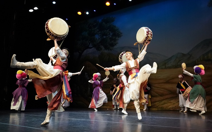 "춤은 영남"… 신명 나는 전통 춤사위 향연 기사 사진