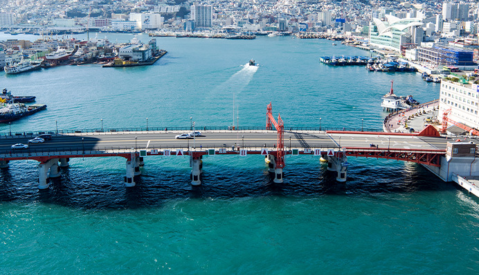 Yeongdodaegyo (Yeongdo Bridge)